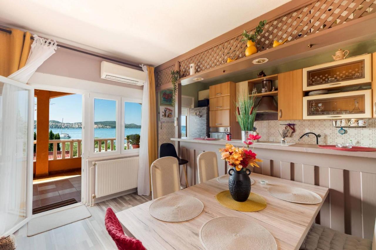 Apartment Lotus Trogir Exterior foto